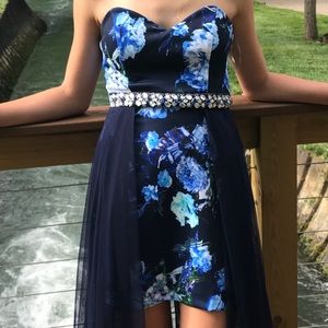 Juniors formal dress size 2